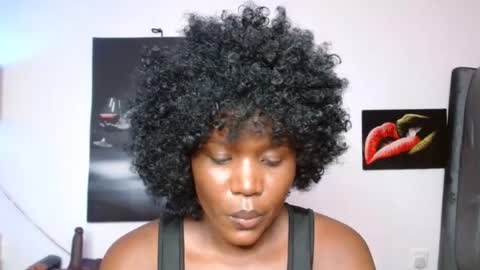 Snapshot of blackmellanin_ chatting on 06-30-26, 04:13 Smiley sylivia online show from 06-30-26, 04:13