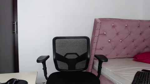 Twtter 1MikeBeckford            Onlyfns beckfordmike online show from 03-02-25, 07:02