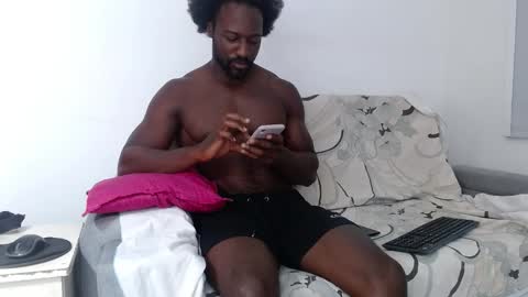 Twtter 1MikeBeckford            Onlyfns beckfordmike online show from 02-26-26, 11:42