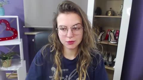 Z O E Y online show from 12-31-24, 05:44