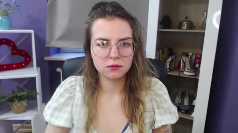 Z O E Y online show from 01-07-25, 08:45