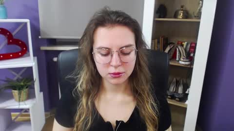 Z O E Y online show from 01-10-25, 05:58