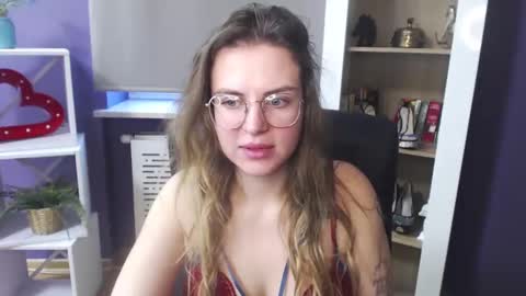 Z O E Y online show from 01-13-25, 09:08