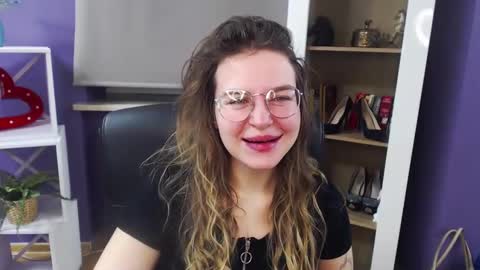 Z O E Y online show from 01-20-25, 05:26