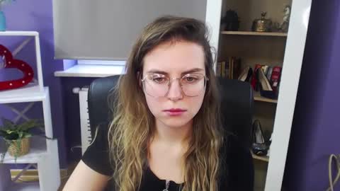 Z O E Y online show from 01-20-25, 11:35