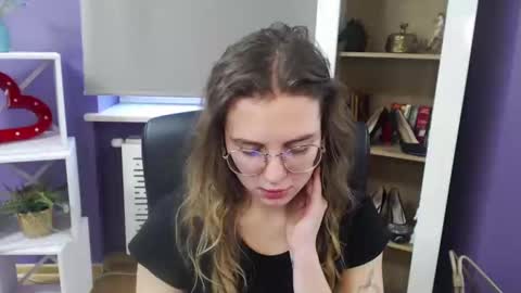 Z O E Y online show from 01-21-25, 11:46