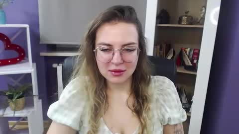 Z O E Y online show from 01-23-25, 05:35