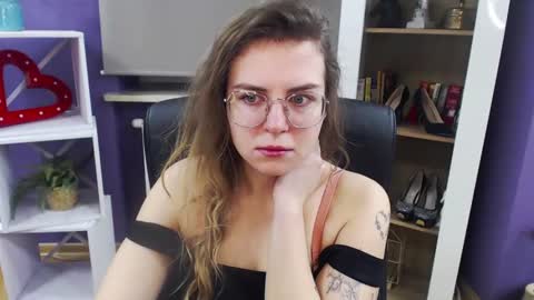 Z O E Y online show from 01-29-25, 05:30