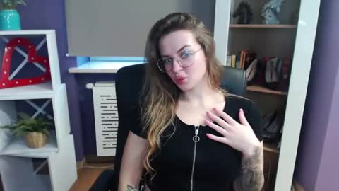 Z O E Y online show from 02-21-25, 07:34