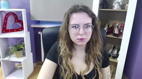 Z O E Y online show from 03-05-25, 05:40