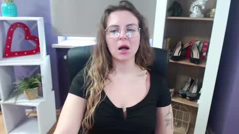 Z O E Y online show from 03-05-25, 08:54