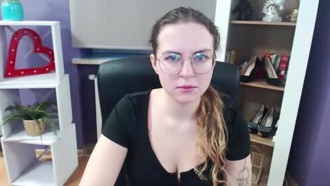 Z O E Y online show from 03-06-25, 05:24