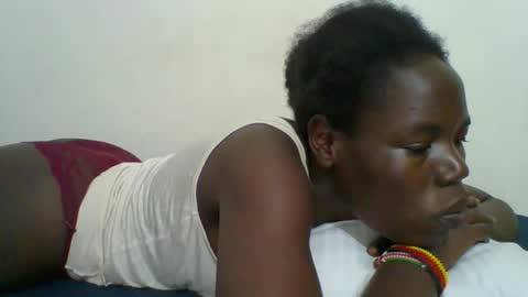 Snapshot of blacksexygal chatting on 04-26-26, 07:33 SARAH online show from 04-26-26, 07:33