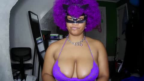 Queen Siren online show from 12-06-24, 04:14