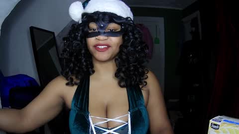 Queen Siren online show from 12-25-24, 08:51