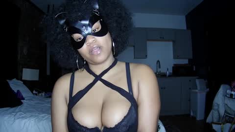 Queen Siren online show from 01-13-25, 01:45