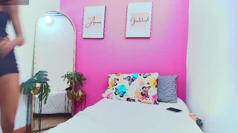 Snapshot of blacksweetiee chatting on 03-04-25, 07:43 Tifffany bllom online show from 03-04-25, 07:43