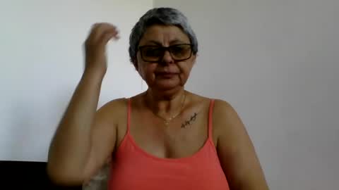 Snapshot of blackwidow05 chatting on 06-14-26, 01:02 Black Widow online show from 06-14-26, 01:02