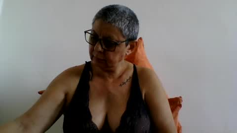 Snapshot of blackwidow05 chatting on 06-28-26, 09:37 Black Widow online show from 06-28-26, 09:37