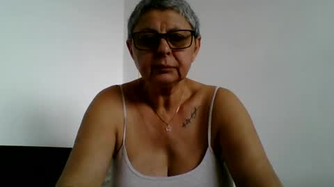 Snapshot of blackwidow05 chatting on 07-16-26, 10:32 Black Widow online show from 07-16-26, 10:32