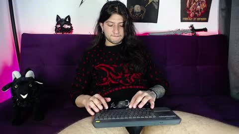 Snapshot of blackwolf_6 chatting on 12-07-24, 06:48 Dave online show from 12-07-24, 06:48