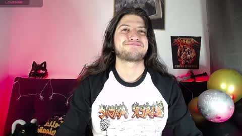 Snapshot of blackwolf_6 chatting on 12-18-24, 02:21 Dave online show from 12-18-24, 02:21