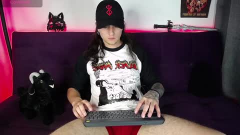 Snapshot of blackwolf_6 chatting on 01-16-25, 01:48 Dave online show from 01-16-25, 01:48