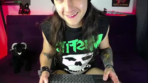 Snapshot of blackwolf_6 chatting on 01-22-25, 05:16 Dave online show from 01-22-25, 05:16