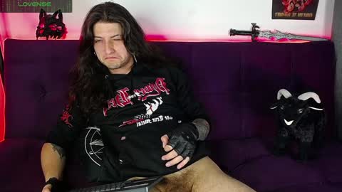 Snapshot of blackwolf_6 chatting on 01-22-25, 08:18 Dave online show from 01-22-25, 08:18