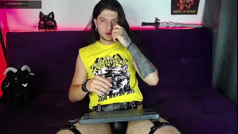 Snapshot of blackwolf_6 chatting on 01-24-25, 05:10 Dave online show from 01-24-25, 05:10