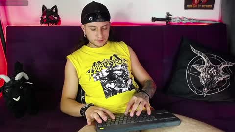 Snapshot of blackwolf_6 chatting on 01-25-25, 12:17 Dave online show from 01-25-25, 12:17