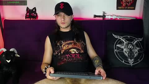 Snapshot of blackwolf_6 chatting on 01-30-25, 02:27 Dave online show from 01-30-25, 02:27