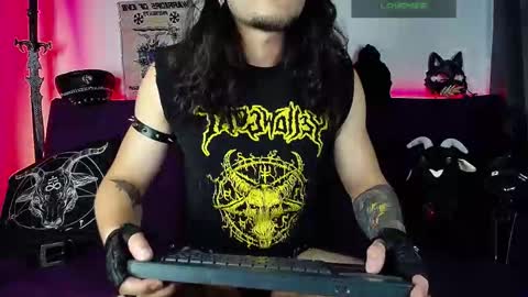 Snapshot of blackwolf_6 chatting on 09-08-25, 08:30 Dave online show from 09-08-25, 08:30