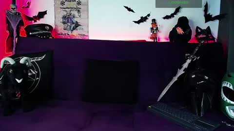 Snapshot of blackwolf_6 chatting on 10-04-25, 06:50 Dave online show from 10-04-25, 06:50