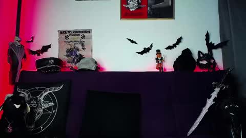 Snapshot of blackwolf_6 chatting on 10-26-25, 11:53 Dave online show from 10-26-25, 11:53