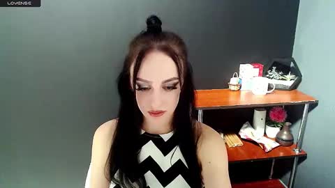 Ivy online show from 12-19-24, 07:51