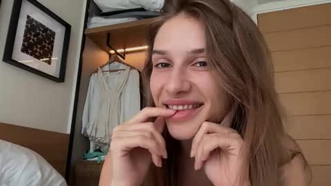 Snapshot of blair_foxxxy chatting on 09-12-25, 04:01 Blair online show from 09-12-25, 04:01