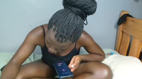 Snapshot of blair_sue chatting on 07-08-26, 12:09 love online show from 07-08-26, 12:09