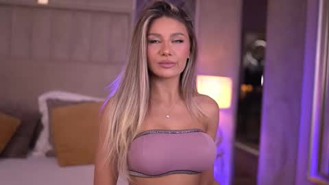 Snapshot of blairsanders chatting on 10-18-25, 06:30 BlairSanders online show from 10-18-25, 06:30