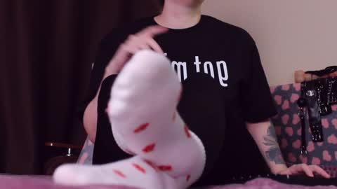 Snapshot of blake_luna chatting on 12-12-24, 04:10 Britney online show from 12-12-24, 04:10