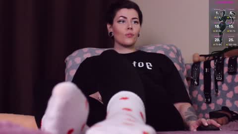 Snapshot of blake_luna chatting on 12-25-24, 04:43 Britney online show from 12-25-24, 04:43