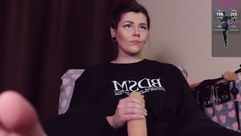 Snapshot of blake_luna chatting on 02-02-25, 07:14 Britney online show from 02-02-25, 07:14