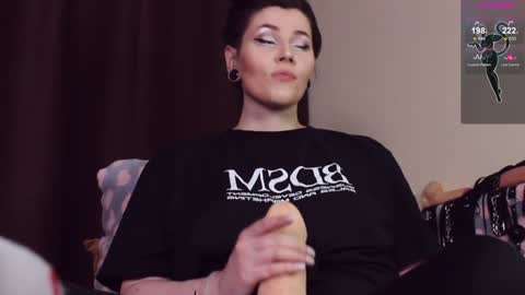 Snapshot of blake_luna chatting on 02-08-25, 07:05 Britney online show from 02-08-25, 07:05