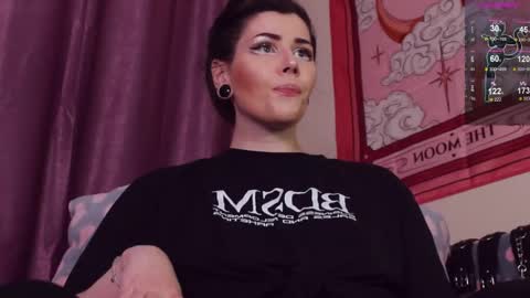 Snapshot of blake_luna chatting on 03-09-25, 07:15 Britney online show from 03-09-25, 07:15