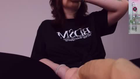 Snapshot of blake_luna chatting on 09-17-25, 09:44 Britney online show from 09-17-25, 09:44