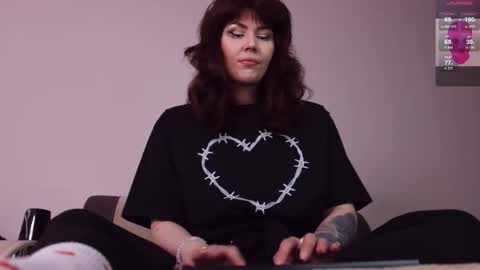 Snapshot of blake_luna chatting on 10-13-25, 11:54 Britney online show from 10-13-25, 11:54