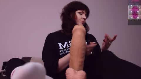 Snapshot of blake_luna chatting on 10-25-25, 10:34 Britney online show from 10-25-25, 10:34