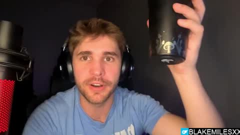 Snapshot of blakemiles2 chatting on 04-25-26, 02:58 Blake Miles online show from 04-25-26, 02:58