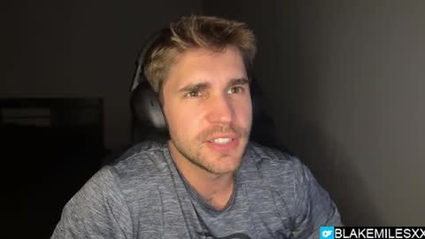 Snapshot of blakemiles2 chatting on 06-08-26, 02:45 Blake Miles online show from 06-08-26, 02:45
