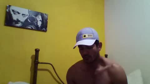 Snapshot of blckhorse19 chatting on 11-25-25, 03:39 blckhorse19 online show from 11-25-25, 03:39